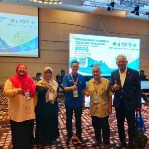 PERSIDANGAN JARINGAN GEOPARK MALAYSIA KOTA KINABALU DAN PENYERTAAN UNIT JERAI GEOPARK NEGERI KEDAH SEBAGAI PEMPAMER (RERUAI JERAI GEOPARK)